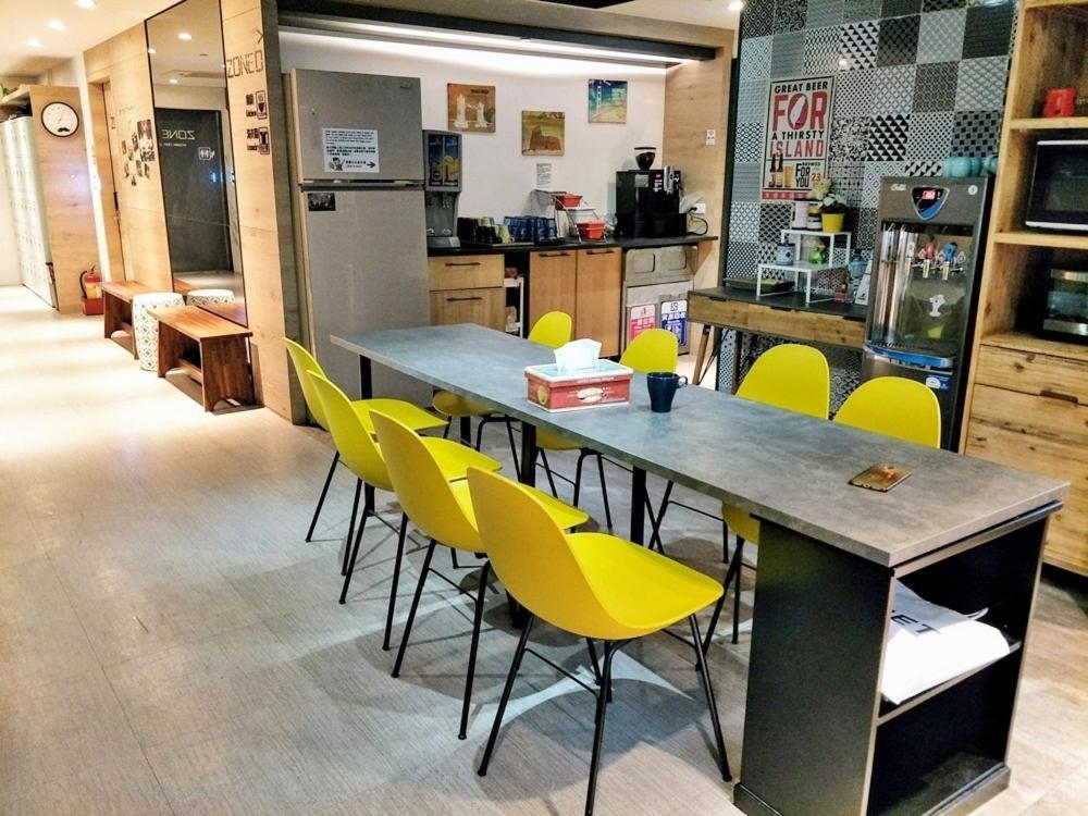 Taiwan Youth Hostel & Capsule Hotel Taipei Exterior photo