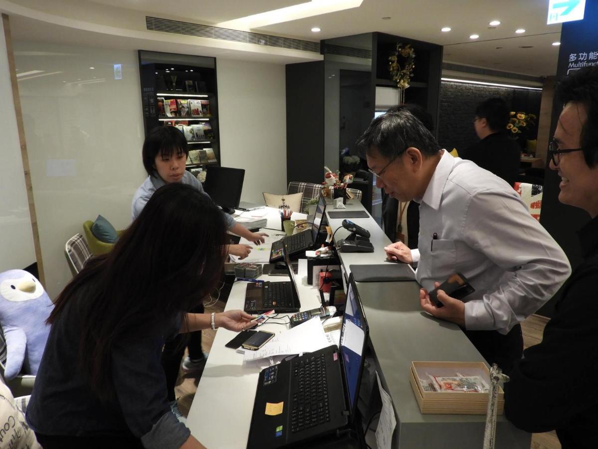 Taiwan Youth Hostel & Capsule Hotel Taipei Exterior photo