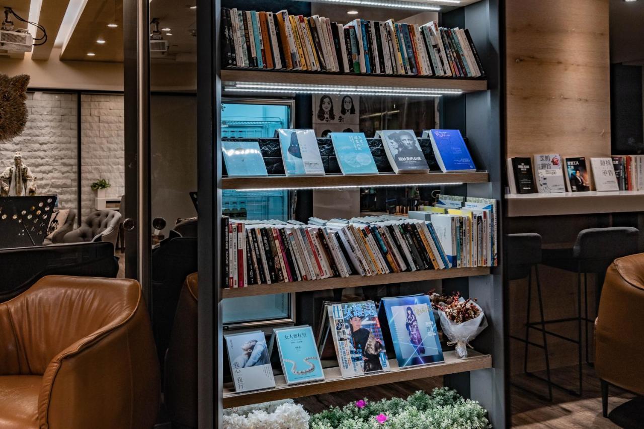Taiwan Youth Hostel & Capsule Hotel Taipei Exterior photo
