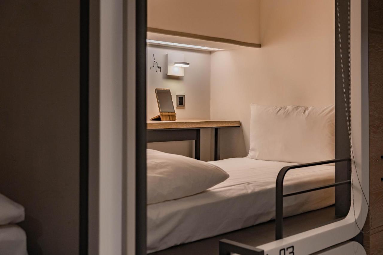 Taiwan Youth Hostel & Capsule Hotel Taipei Exterior photo