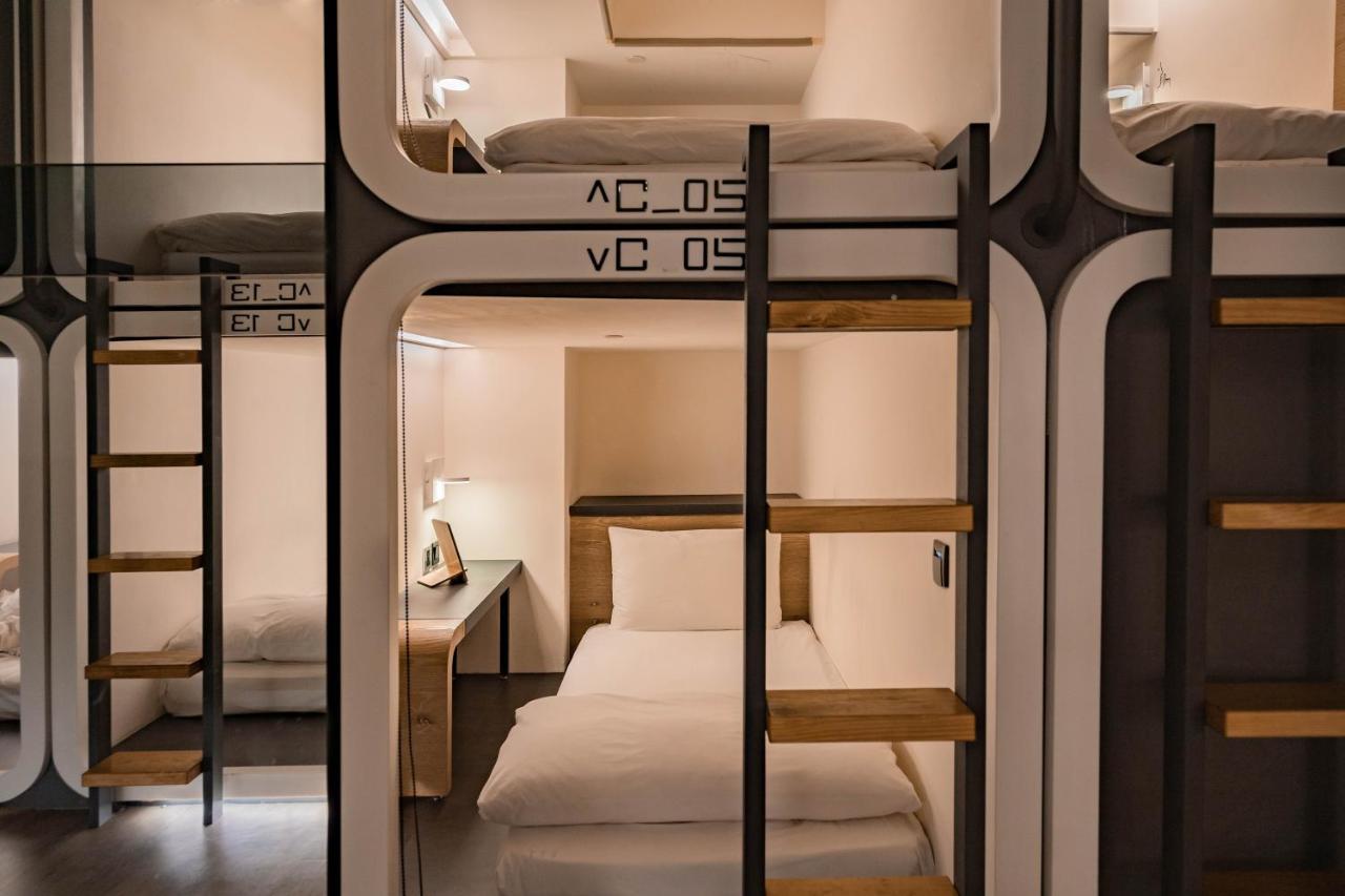 Taiwan Youth Hostel & Capsule Hotel Taipei Exterior photo